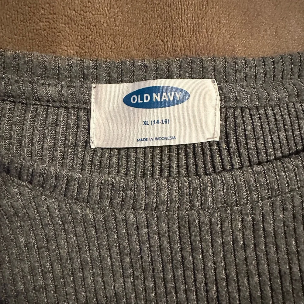 Old Navy Long Sleeve. - Picture 5 of 6